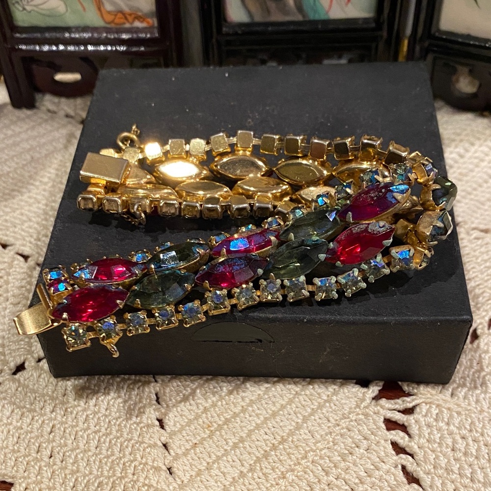 Elegant Gold Tone and Multicolor Aurora Borealis Bracelet